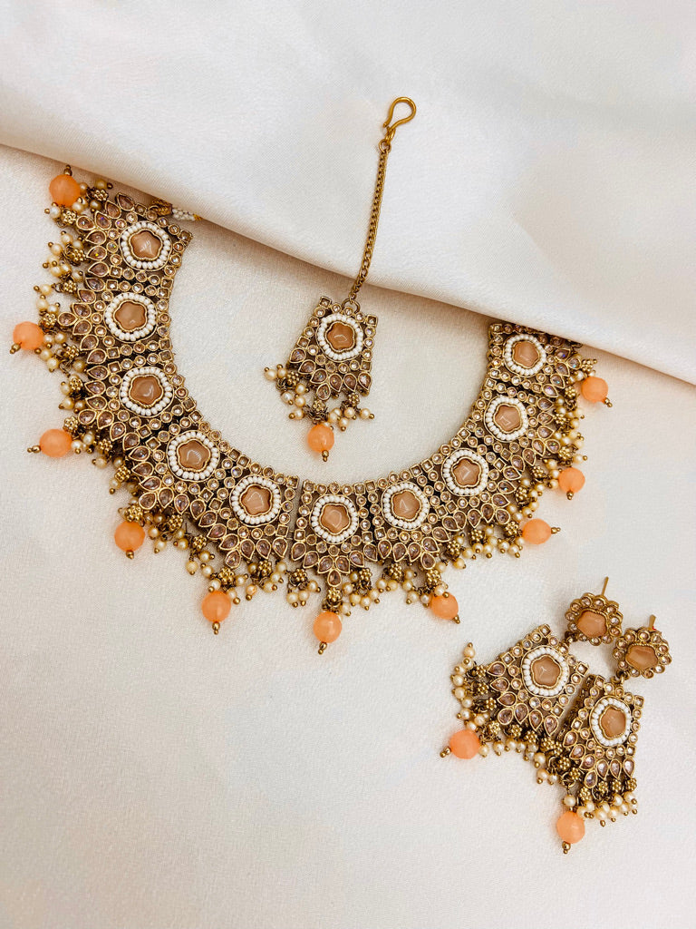 Bani Necklace Set