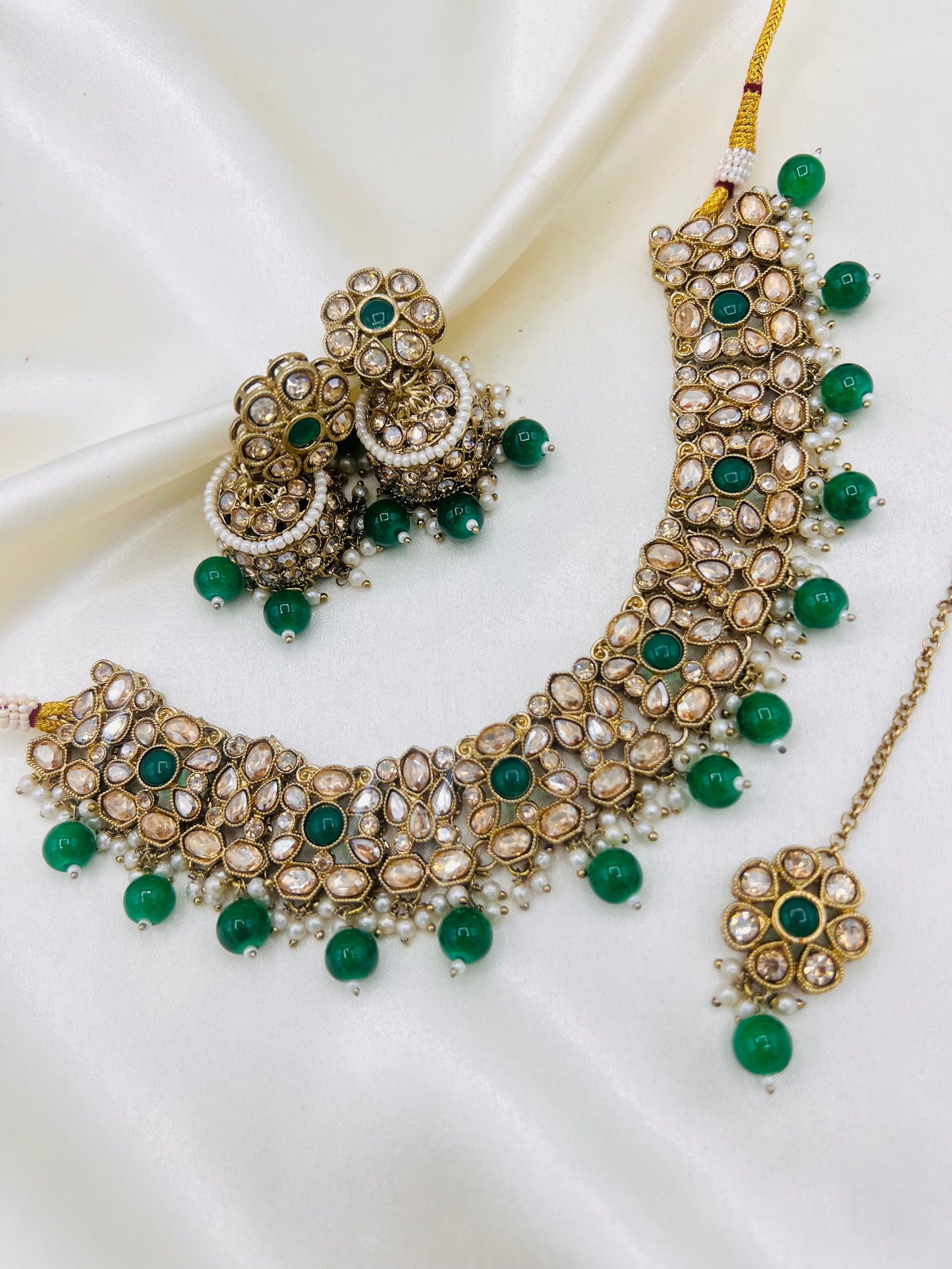 Arina Necklace Set