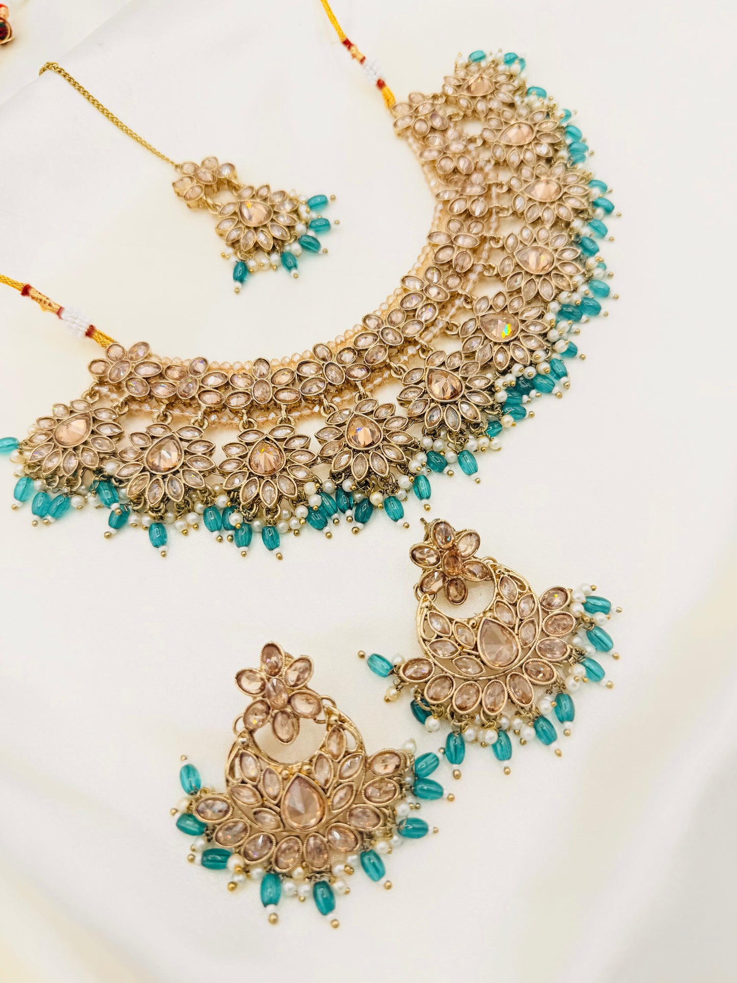 Sonakshi Necklace Set