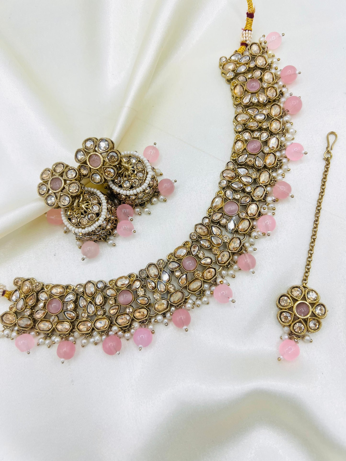 Arina Necklace Set