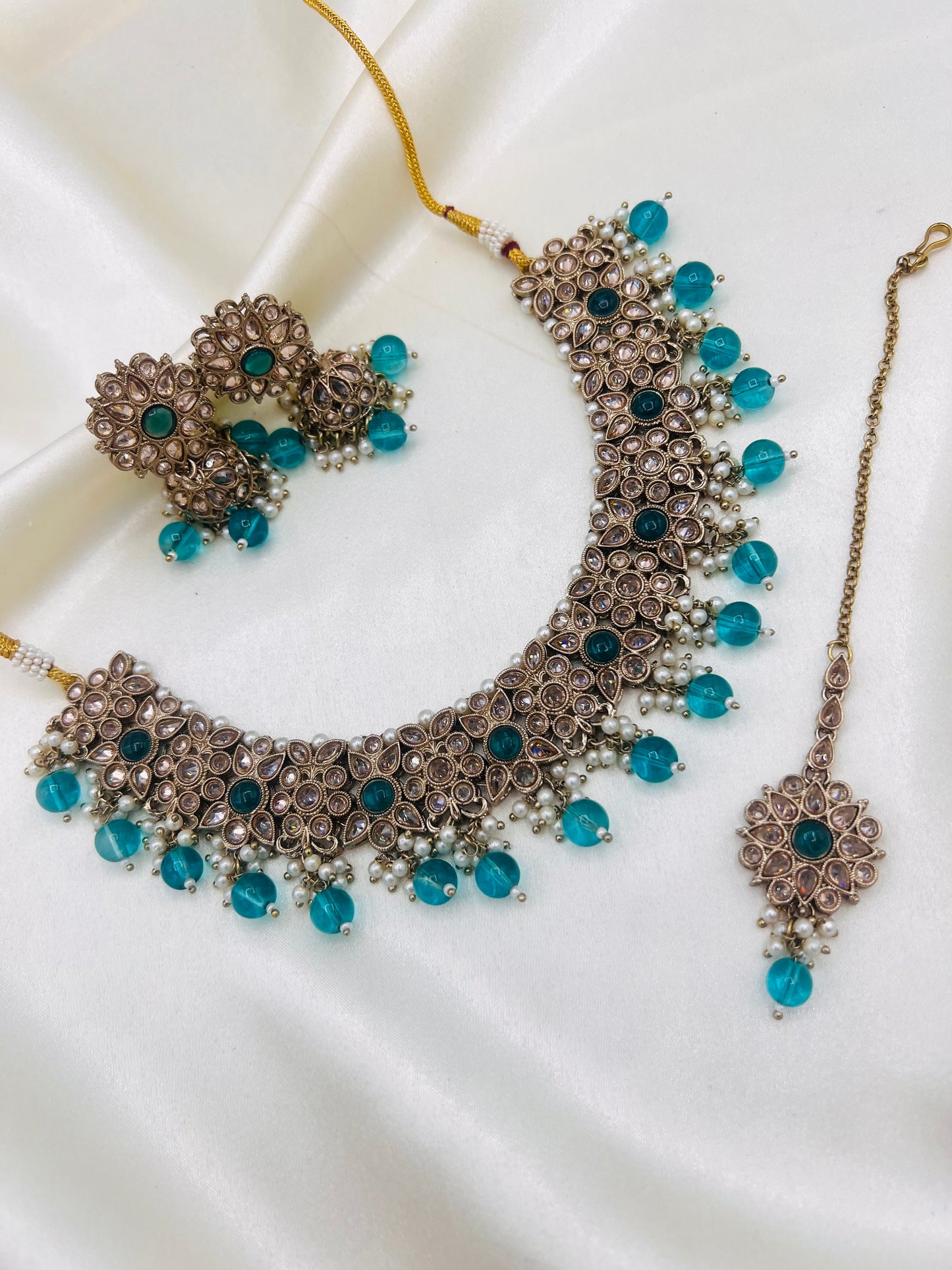 Anu Necklace Set